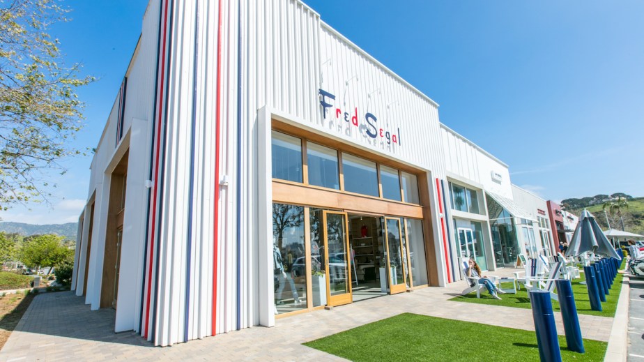 The header image features a Fred Siegel store.