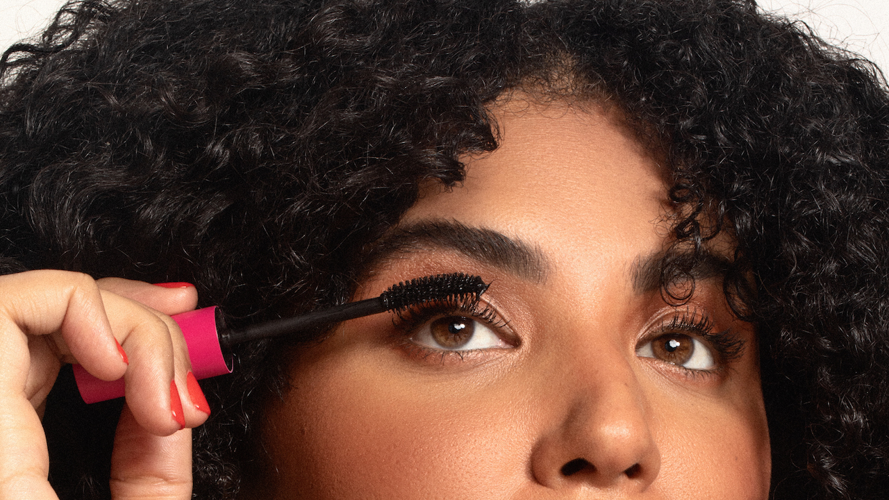 Kosas and BoxyCharm used mystery boxes to promote mascara