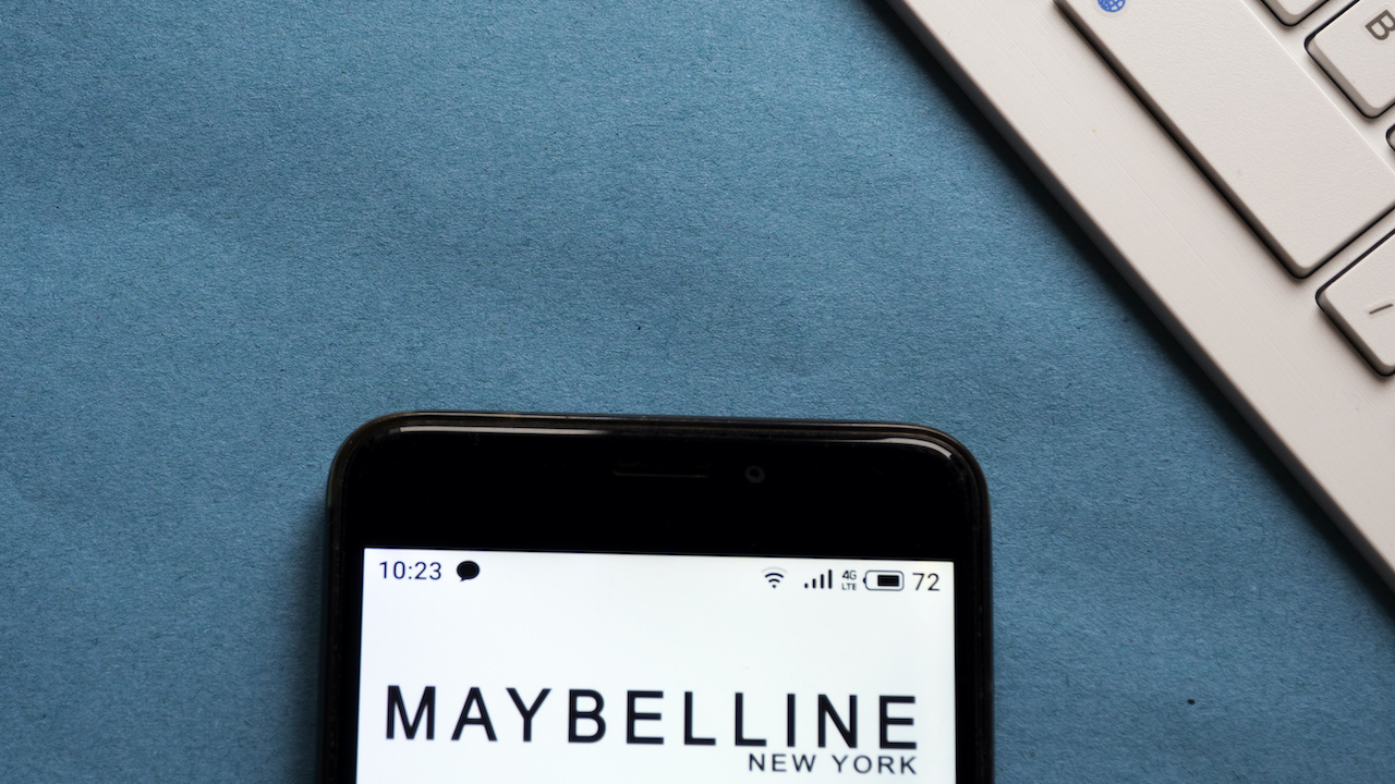 The Implications of Maybelline’s ‘Faux OOH’ Ads for the Future of Augmented Reality Advertising
