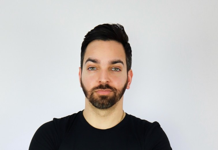meet-muneeb-shah-the-dermatology-resident-with-6-million-tiktok-followers