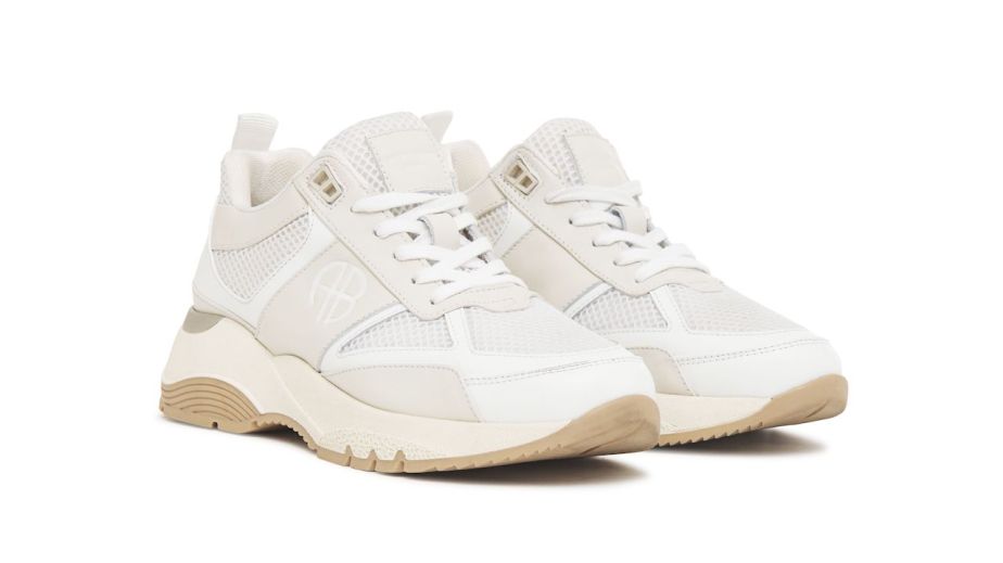 women's sneaker