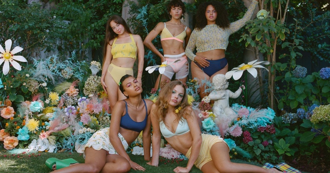 The header photograph features 5 people in Parade underwear.