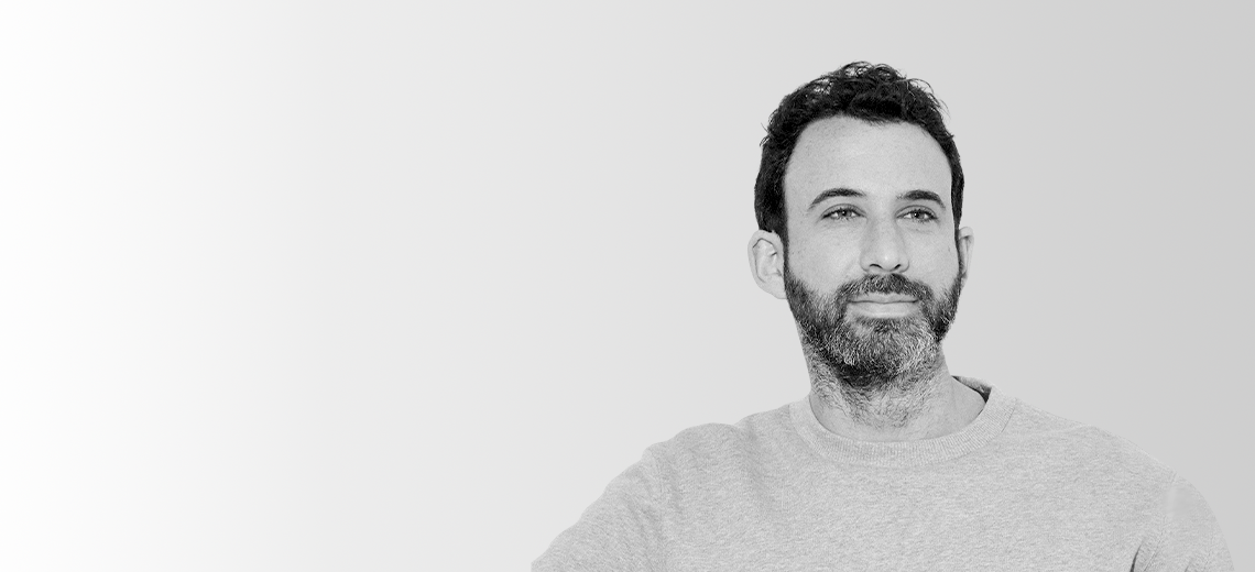 The header image shows a headshot of Michael Preysman from Everlane.