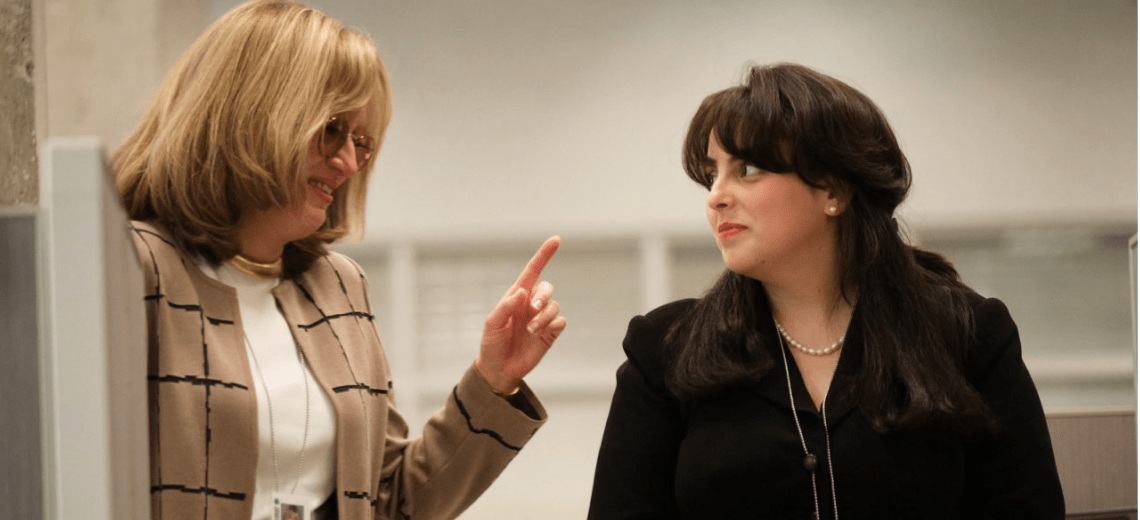 Impeachment: American Crime Story "Exiles” Episode 1 (Airs Tuesday, September 7) -- Pictured: (l-r) Sarah Paulson as Linda Tripp, Beanie Feldstein as Monica Lewinsky. CR: Tina Thorpe/FX