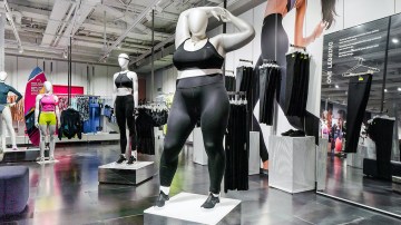 plus size nike mannequin