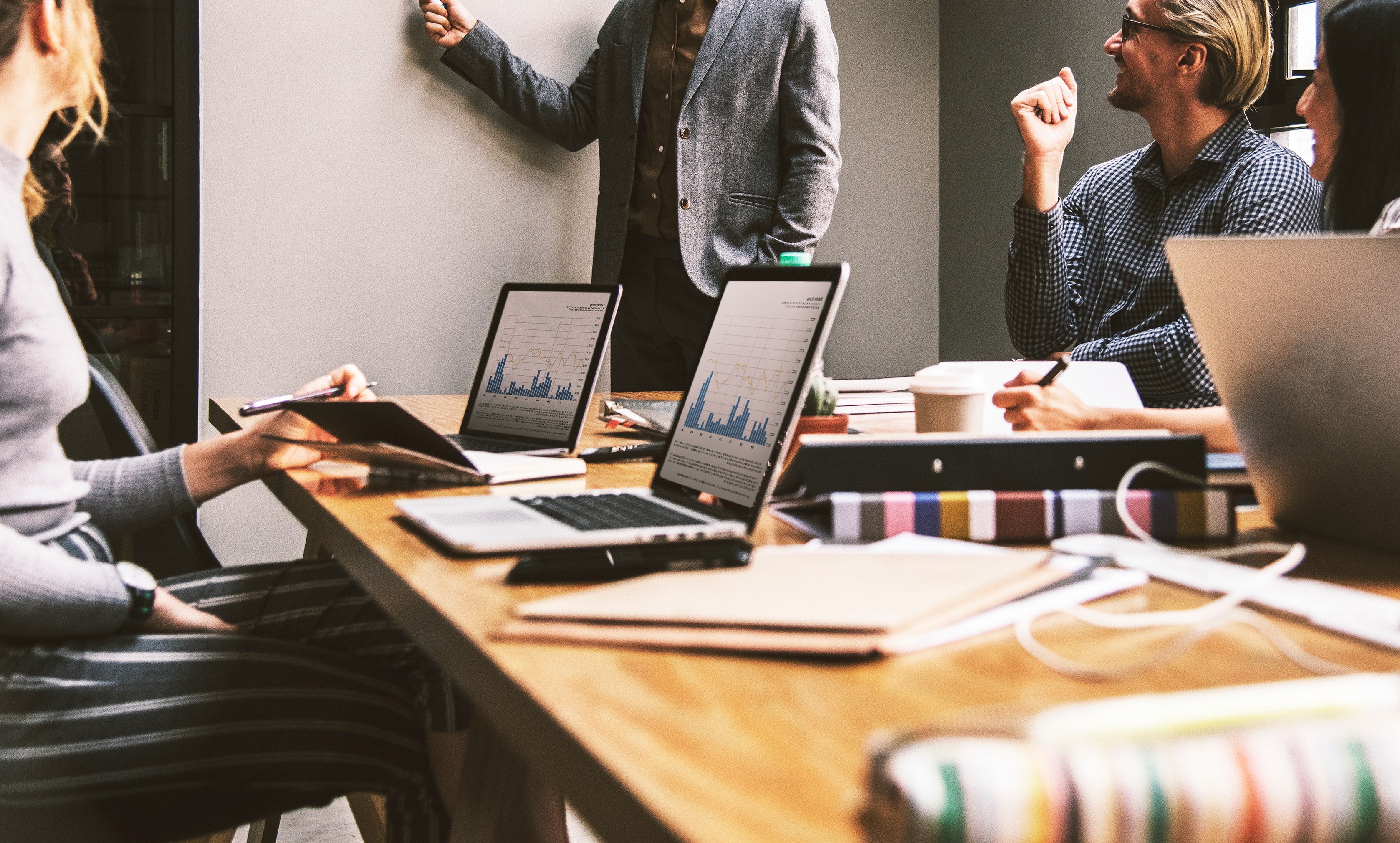 Glossy Research: 1 in 4 executives expects AI to replace jobs within their company in the next 12 months